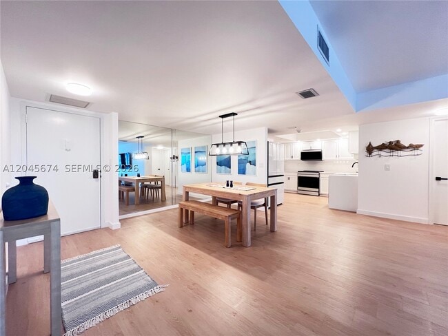 Building Photo - 5100 N Ocean Dr