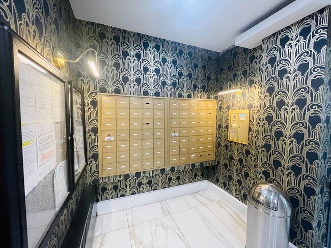 Foto del edificio - 165 Vroom St