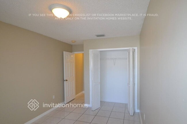 Building Photo - 8153 SW 163rd Ave