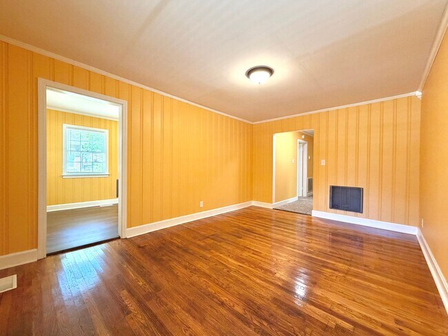 Building Photo - 857 Greenwood Ave