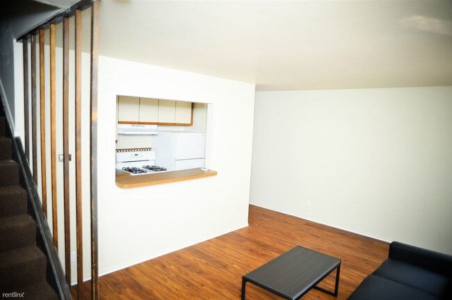 Building Photo - 1 br, 1 bath Apartment - 607 Hill St 2