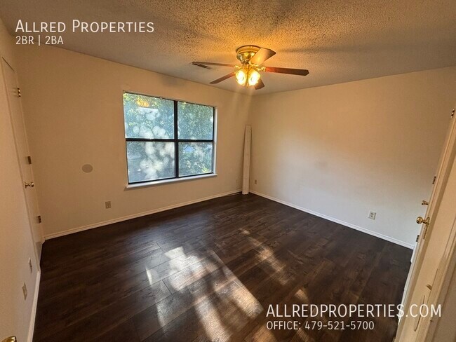 Foto del edificio - 2481 N Brophy Ave