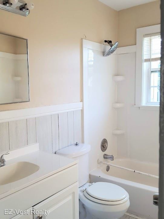 Building Photo - 3 br, 1 bath House - 1 Brentwood Dr