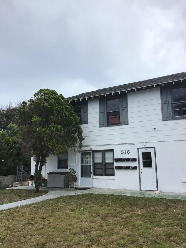 516 Phoenix Ave Unit 3, Daytona Beach, FL 32118 Apartment for Rent in