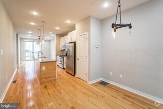 Building Photo - 2027 E Huntingdon St