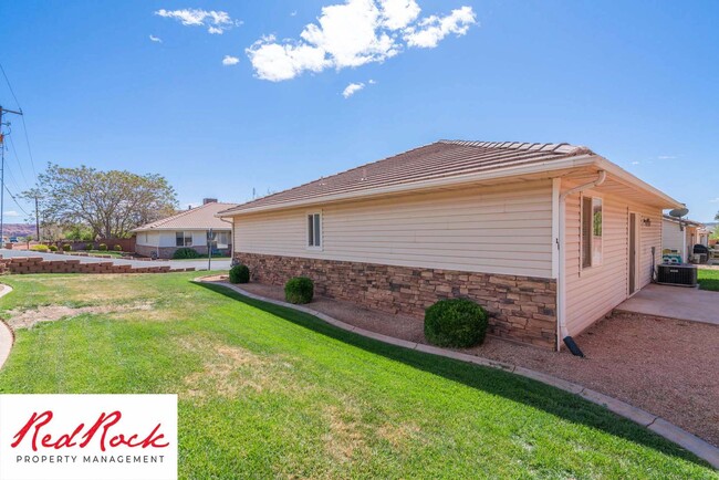 Building Photo - Spacious 3 Bedroom Home in Ivins!