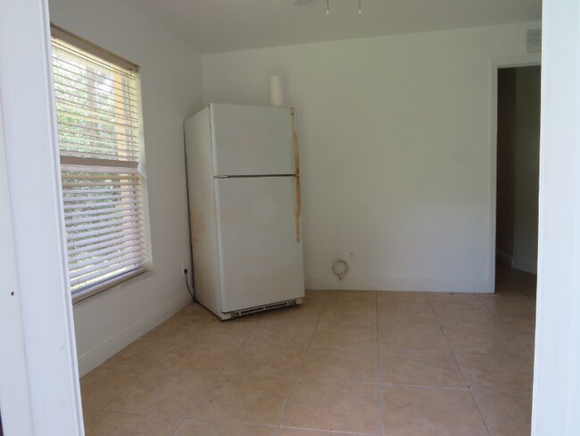 Foto del edificio - 4345 16th Ave SE