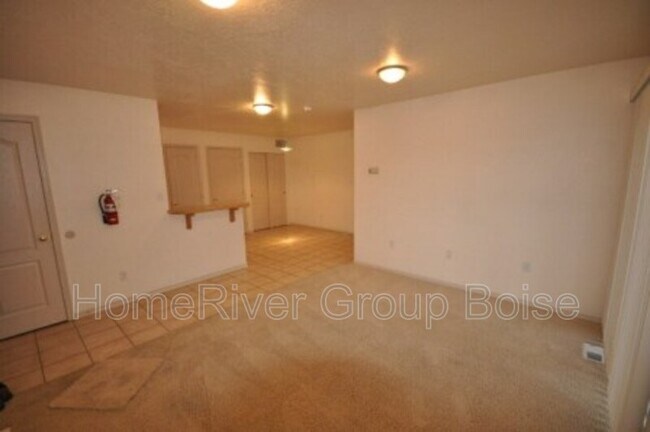 Building Photo - 2296 W Kootenai St