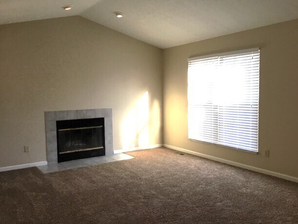 Building Photo - 3131 Fayburrow Dr