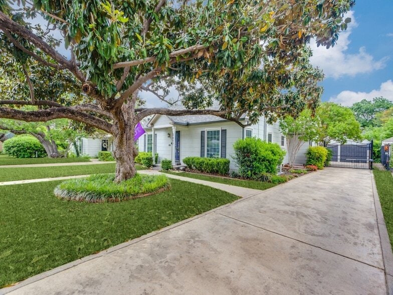 Photo - 3417 Stadium Drive Unit