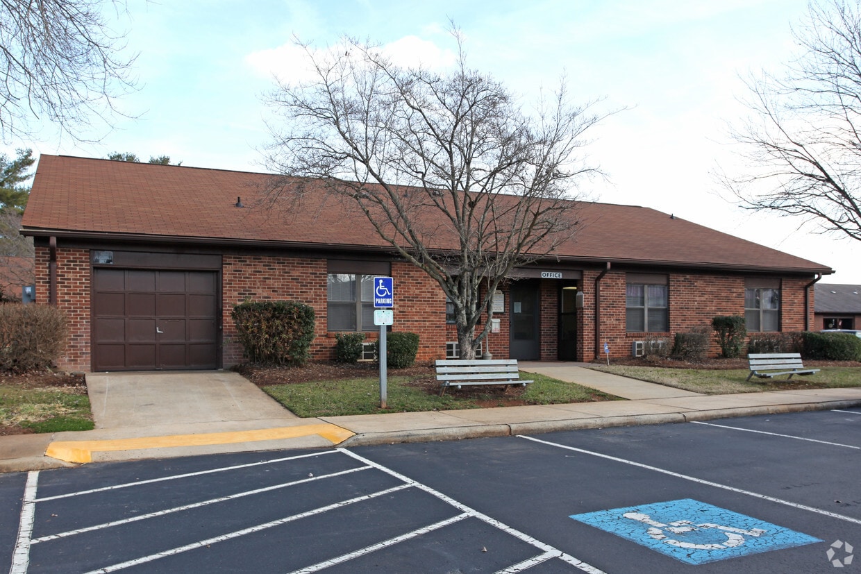 Heritage Village Apartments in Newton, NC