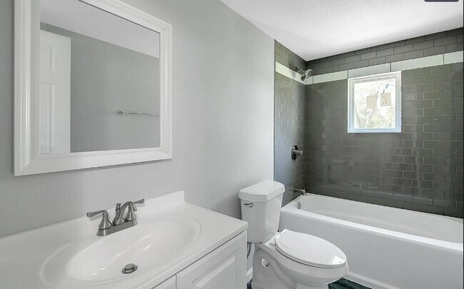 Building Photo - Gorgeous Remodeled Home Just Outside of Be...