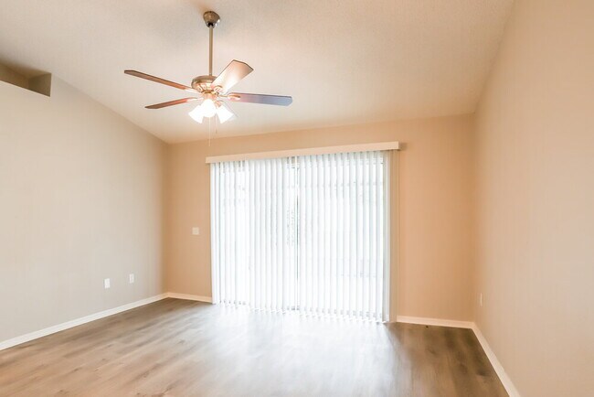 Building Photo - 416 Sangria Dr