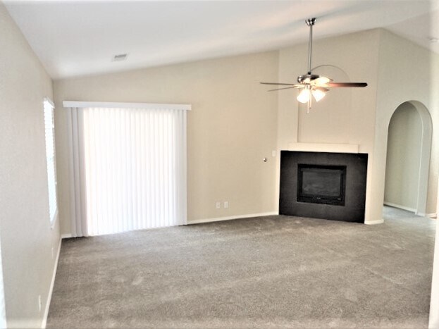 Foto del edificio - 736 Autumn Meadows Dr