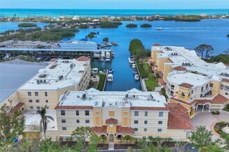 Building Photo - 14041 Bellagio Way