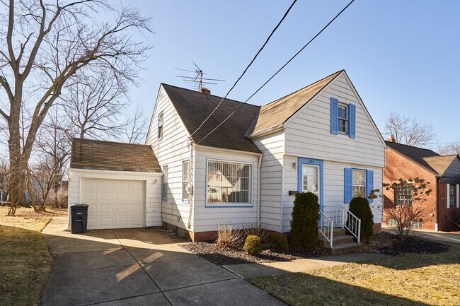 Building Photo - 1364 Churchill Rd