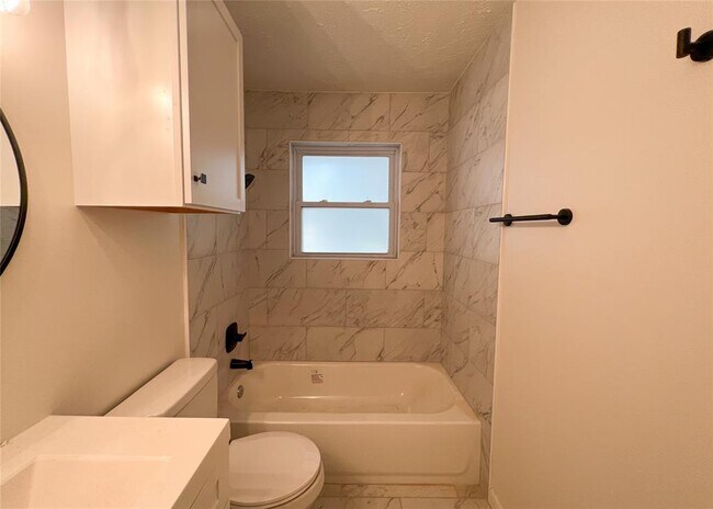 Foto del edificio - 10416 Ridgeview Dr