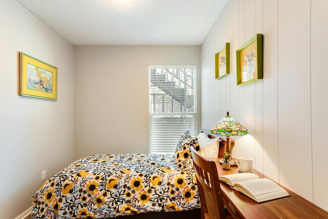 Foto del edificio - 2205 Spring Creek Dr