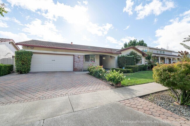 Foto del edificio - Spacious San Jose Home w/Cupertino Schools!