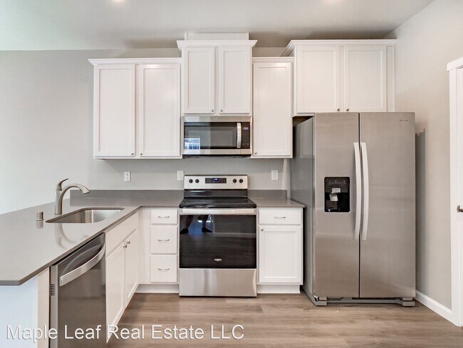 Foto del edificio - 3 br, 2.5 bath House - 8726 E Gilman Ave