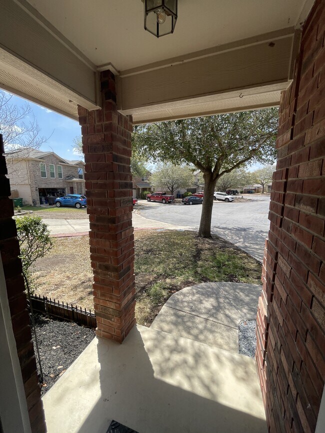 Foto del edificio - 6715 Gunlock Creek