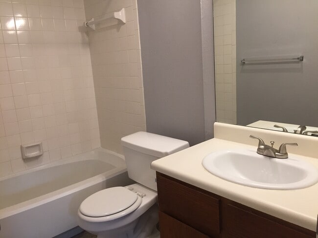 Master bath - 1813 Golden Pheasant Dr