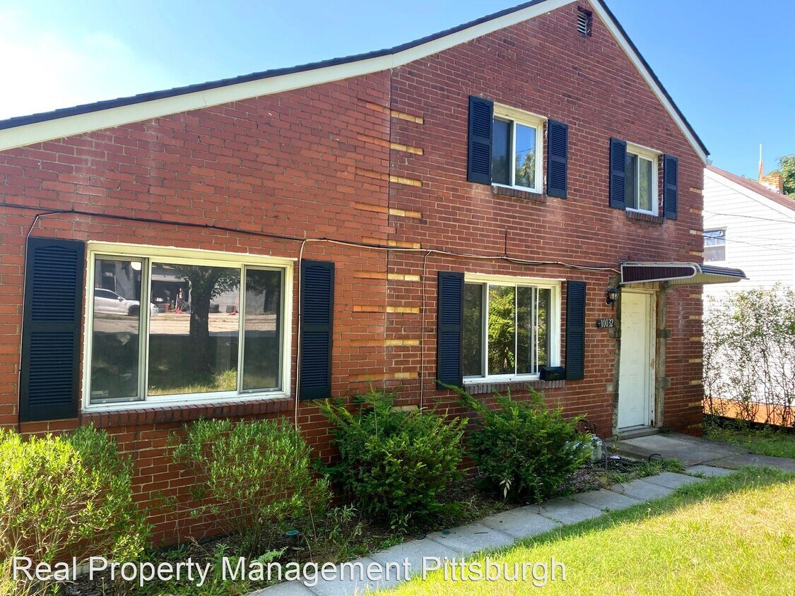 4 br, 2 bath House 10032 Frankstown Road House for Rent in