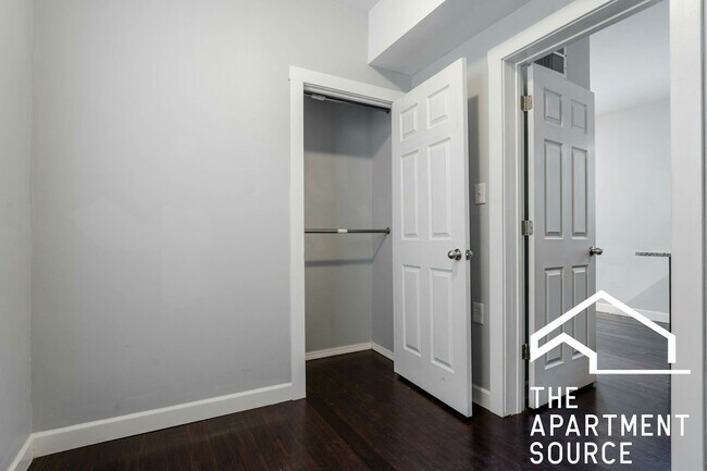 Foto del edificio - 2968 N Ridgeway Ave