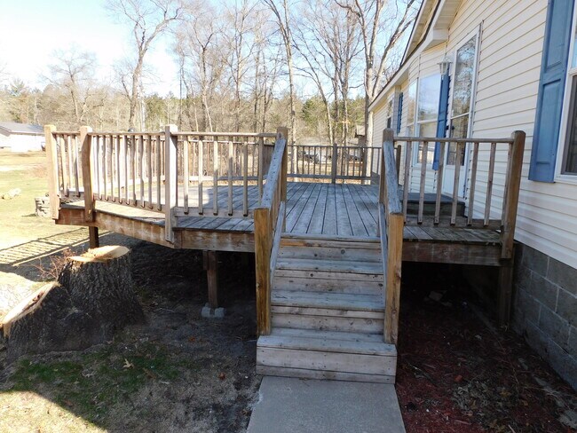 Building Photo - 12826 Oakwood Trail SW