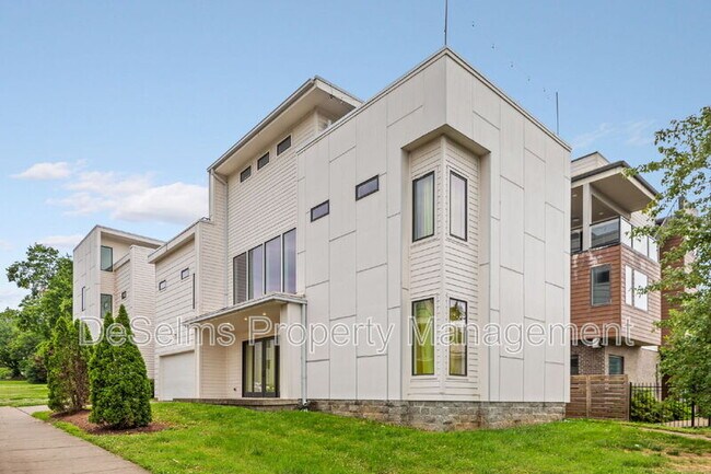 Foto del edificio - 807 13th Ave S
