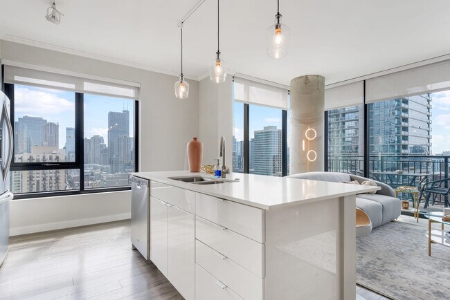 Foto del edificio - 823 N Clark St
