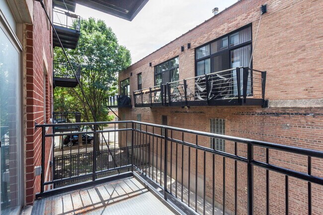 Foto del edificio - 2330 W St Paul Ave