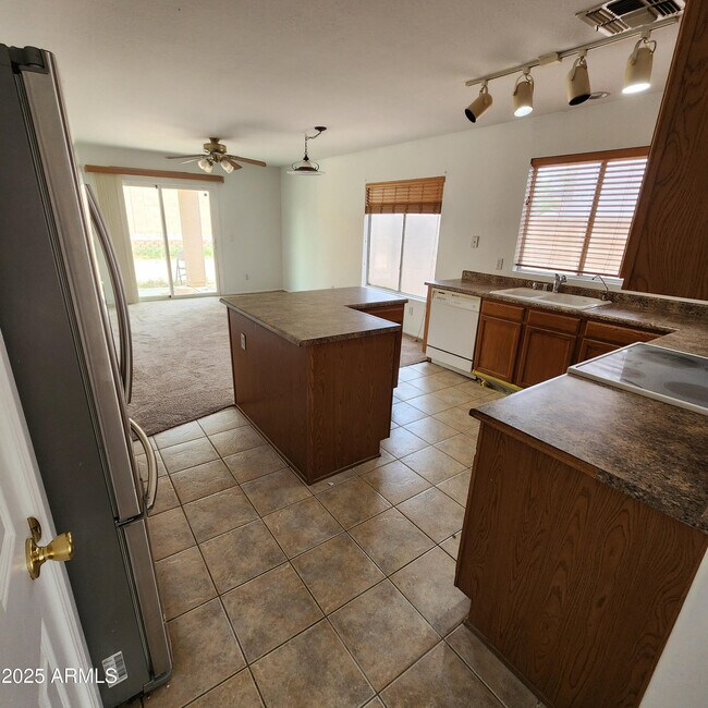 Foto del edificio - 11814 W Sunnyside Dr