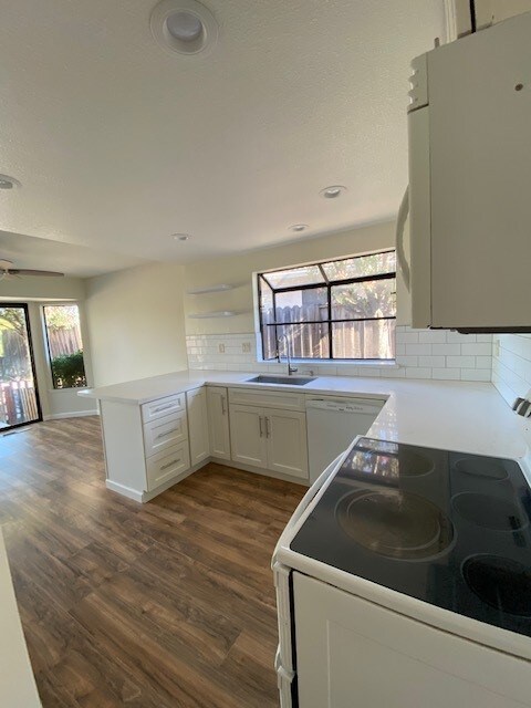 Building Photo - 5309 Paso Del Rio Way