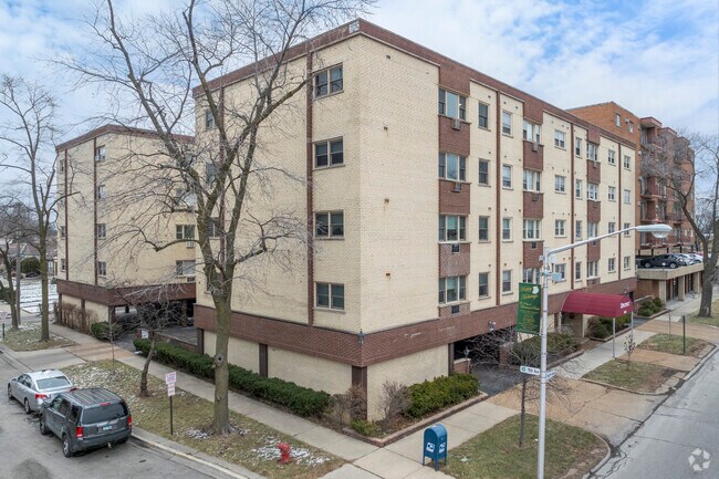 Foto del edificio - Thatcher Woods Apartments