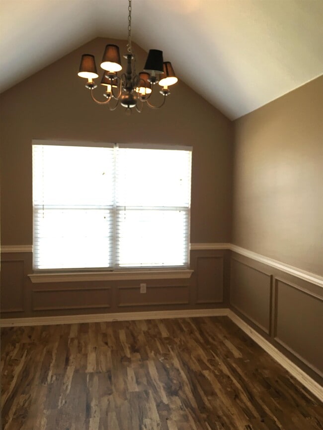 Building Photo - 6670 Cutter Ct