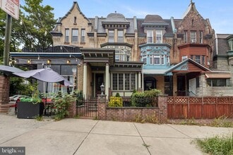 Building Photo - 4441 Spruce St