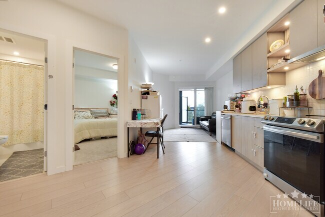 Photo du bâtiment - Beautiful Brand New 2 Bed 1 Bath Condo in Langley City Centre