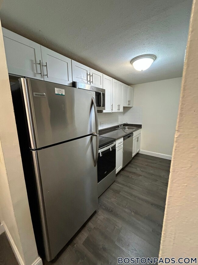 Building Photo - 122 Dustin St