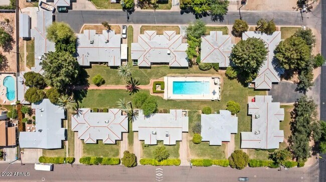 Foto del edificio - 35 E Rose Ln