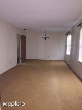 Building Photo - 3164 Parkwood Dr