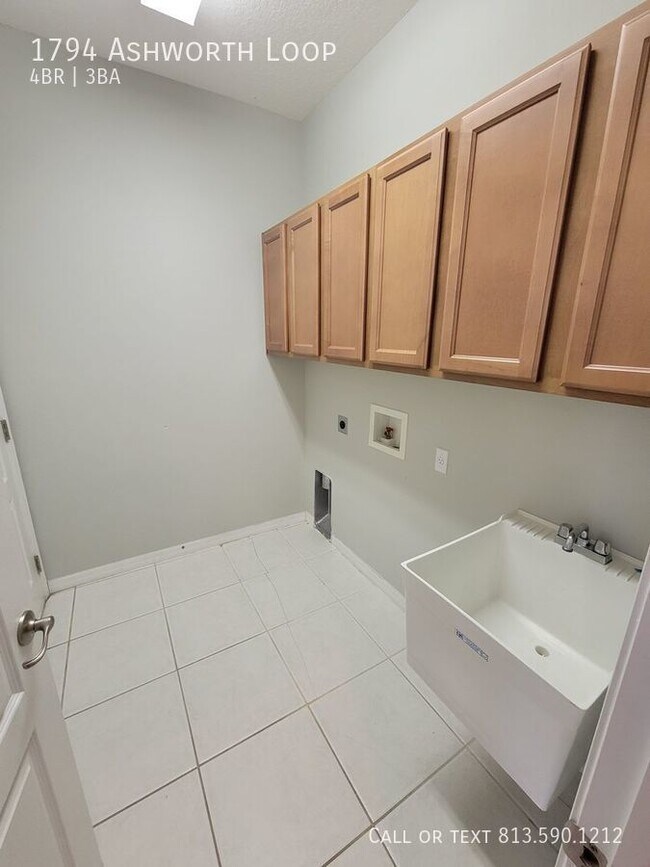 Building Photo - Beautiful Lakeland Home