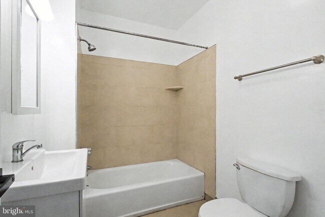 Foto del edificio - 1117 W Main St