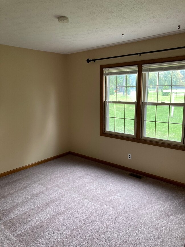 Building Photo - 8813 W 1050 S