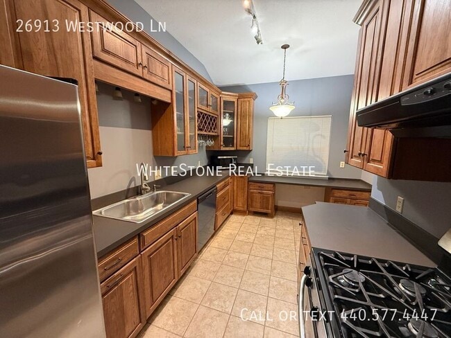 Building Photo - 26913 Westwood Ln