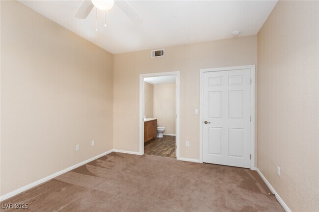 Foto del edificio - 5855 Valley Dr