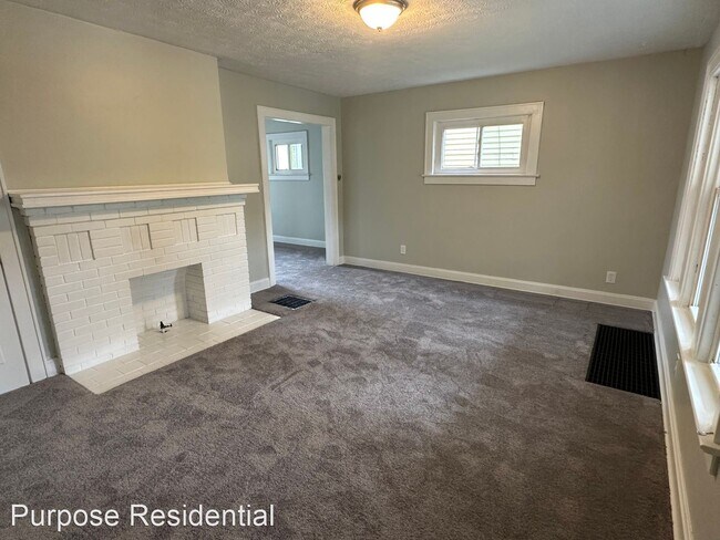 Building Photo - 2 br, 1 bath House - 334 S. Burgess Ave