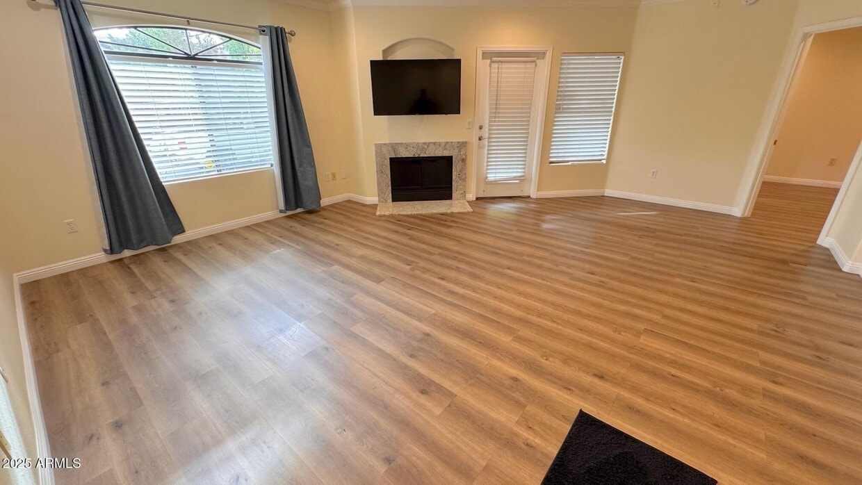 Foto principal - 15095 N Thompson Peak Pkwy