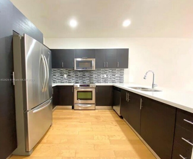 Foto del edificio - 10306 NW 70th Ter