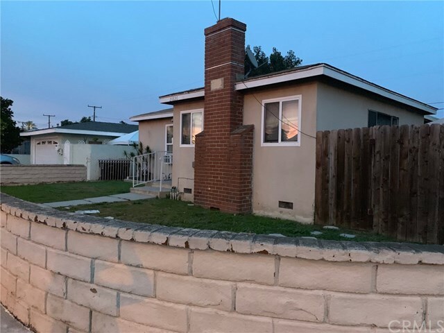 Foto del edificio - 21826 Clarkdale Ave